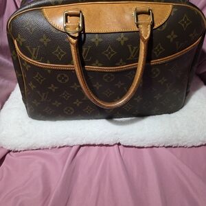 Louis Vuitton Deauville Monogram Canvas Bag